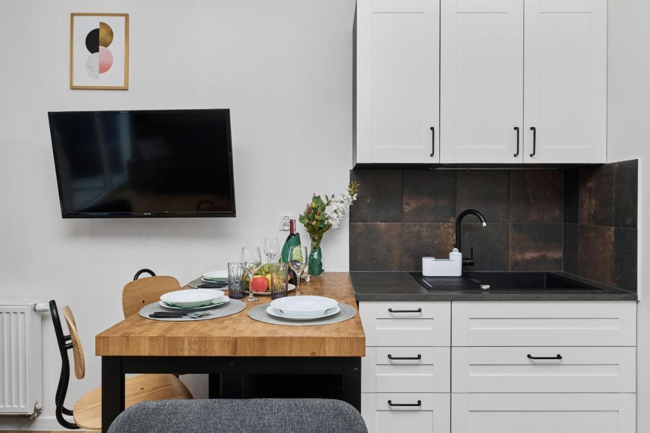 Jagodno Wroclaw Kajdasza Studio Z Bezplatnym Garazem By Noclegi Renters Extérieur photo