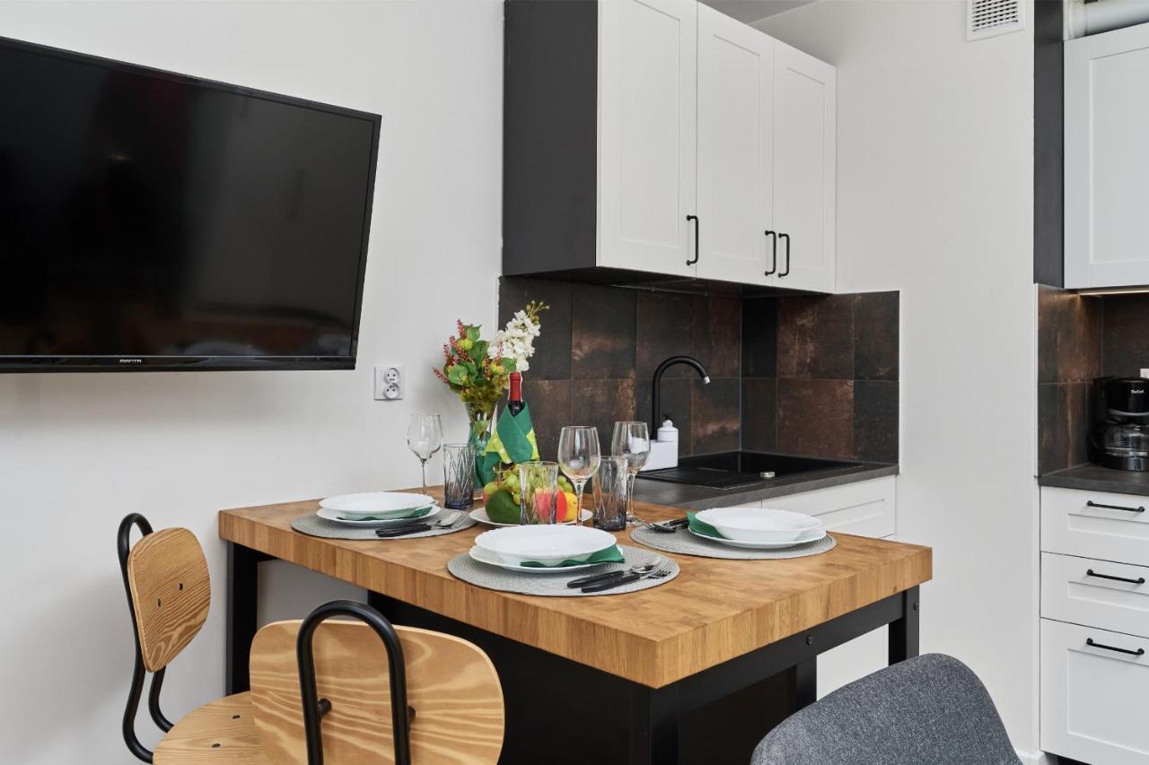 Jagodno Wroclaw Kajdasza Studio Z Bezplatnym Garazem By Noclegi Renters Extérieur photo