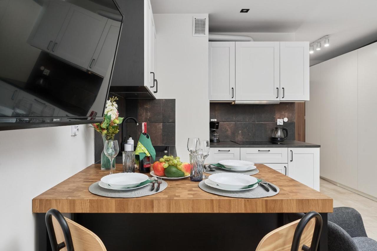 Jagodno Wroclaw Kajdasza Studio Z Bezplatnym Garazem By Noclegi Renters Extérieur photo